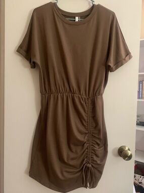 Women’s Brown Ruched Tee Dress - Casual Short Sleeve